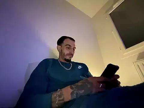 Rebeu313 from StripChat