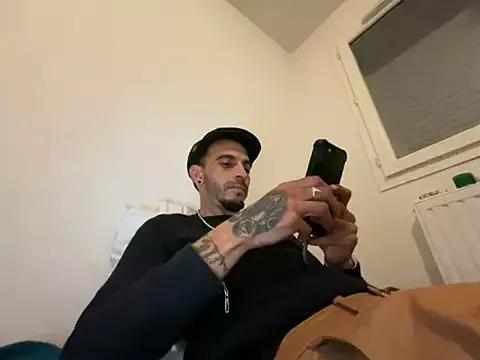 Rebeu313 from StripChat