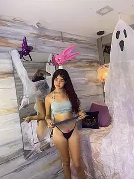 Explore our live girls sluts from our Custom and Multi clubs and checkout exclusive access to highly interactive content, such as shape, hair, titties, pussy type and many more.