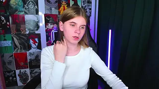 Remilia_gin from StripChat is Freechat