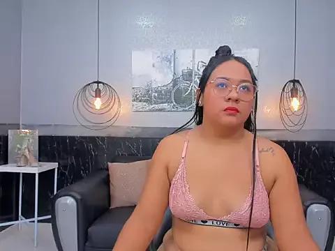 Explore our live girls sluts from our Custom and Multi clubs and checkout exclusive access to highly interactive content, such as shape, hair, titties, pussy type and many more.