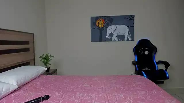 Renee-18 from StripChat