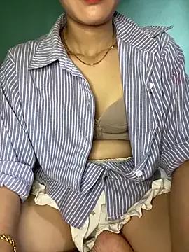 Ri210 from StripChat is Freechat