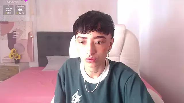 RileyAndAlexa from StripChat is Freechat