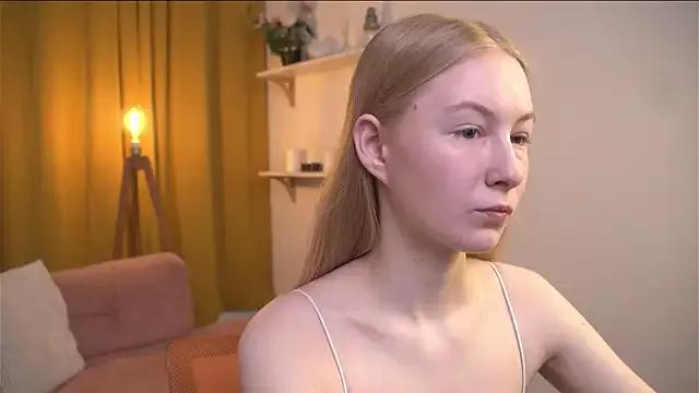 Rinavii from StripChat is Freechat