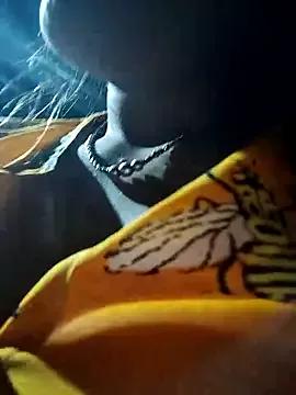 Rioo122 webcams show profile image 