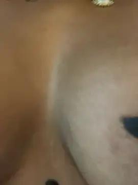 riri_brunnete from StripChat
