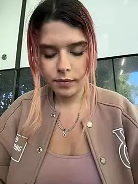 RiriRoseey from StripChat