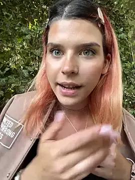 RiriRoseey from StripChat