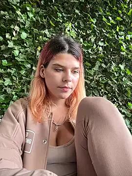 RiriRoseey from StripChat