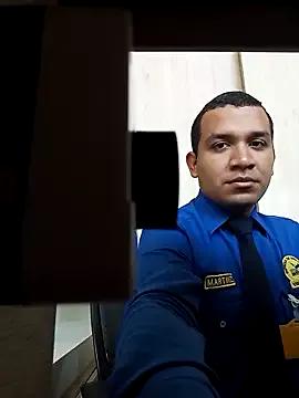 Roberto27051 webcams show profile image 