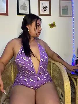 Roberts_Aisha from StripChat is Freechat