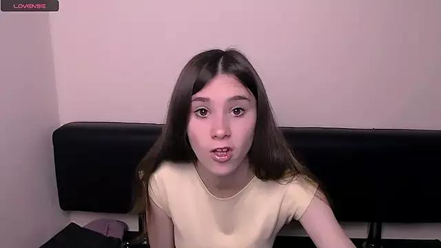 Explore our live girls sluts from our Custom and Multi clubs and checkout exclusive access to highly interactive content, such as shape, hair, titties, pussy type and many more.