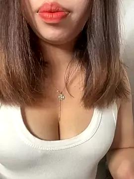 Rose-babyx from StripChat is Freechat