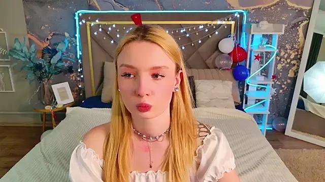 Explore our live girls sluts from our Custom and Multi clubs and checkout exclusive access to highly interactive content, such as shape, hair, titties, pussy type and many more.