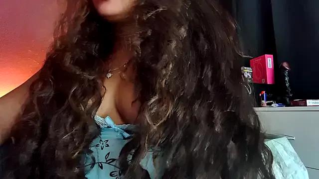 Explore our live girls sluts from our Custom and Multi clubs and checkout exclusive access to highly interactive content, such as shape, hair, titties, pussy type and many more.