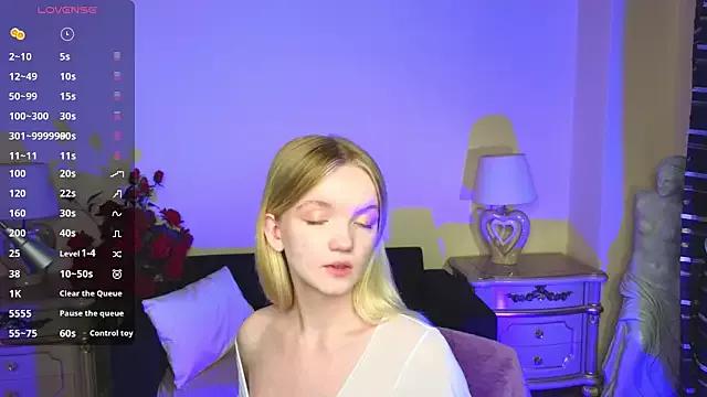 Explore our live girls sluts from our Custom and Multi clubs and checkout exclusive access to highly interactive content, such as shape, hair, titties, pussy type and many more.