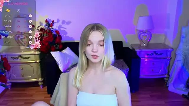 RosesKate from StripChat is Freechat