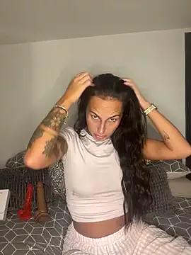 Rosieredxox from StripChat is Freechat