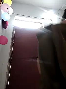 Rossyy_02 from StripChat is Freechat