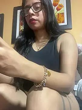 Rouuse95 webcams show profile image 