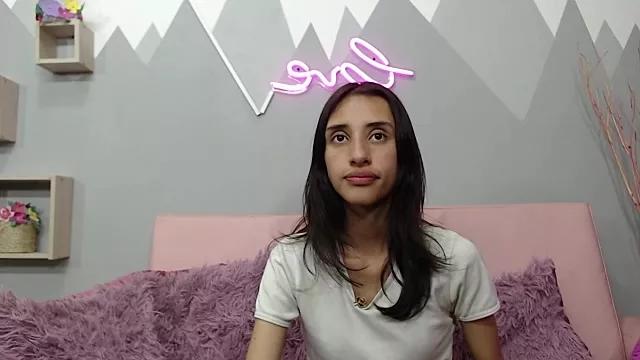 Explore our live girls sluts from our Custom and Multi clubs and checkout exclusive access to highly interactive content, such as shape, hair, titties, pussy type and many more.