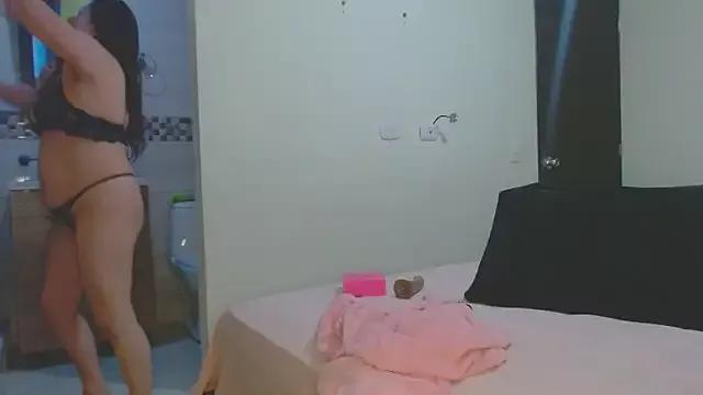 roxanasexy2025 from StripChat is Freechat