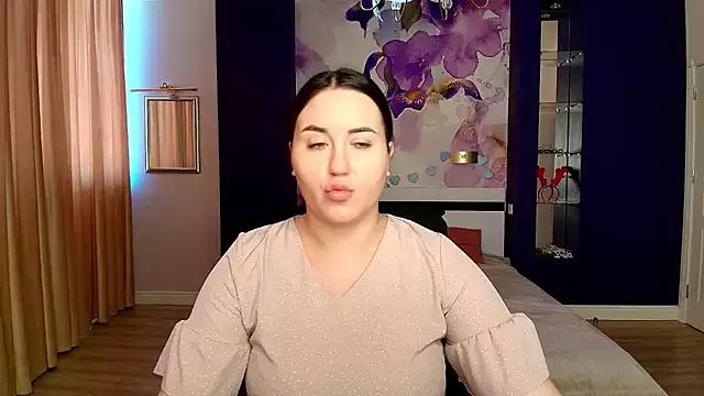 Explore our live girls sluts from our Custom and Multi clubs and checkout exclusive access to highly interactive content, such as shape, hair, titties, pussy type and many more.