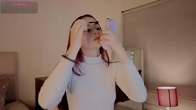 Roxxy_mora from StripChat