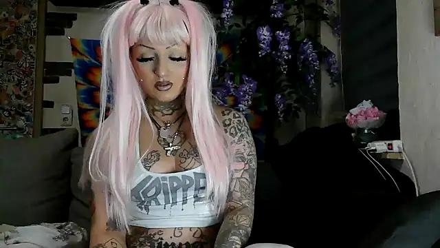 RoxxyInk from StripChat