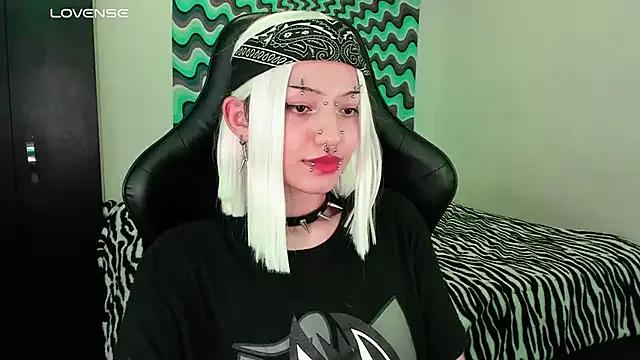 roxy_toxic from StripChat is Freechat