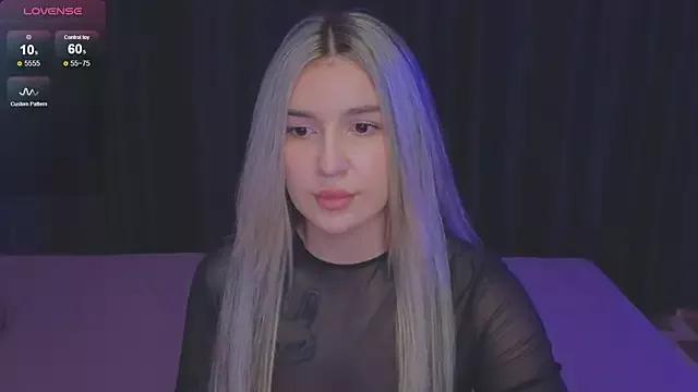 RoxyChill from StripChat is Freechat