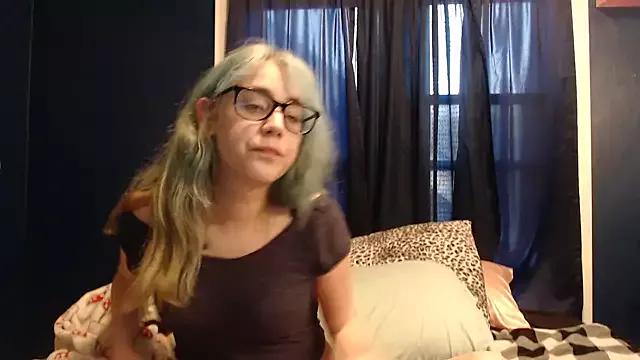 Explore our live girls sluts from our Custom and Multi clubs and checkout exclusive access to highly interactive content, such as shape, hair, titties, pussy type and many more.