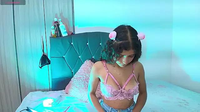Explore our live girls sluts from our Custom and Multi clubs and checkout exclusive access to highly interactive content, such as shape, hair, titties, pussy type and many more.