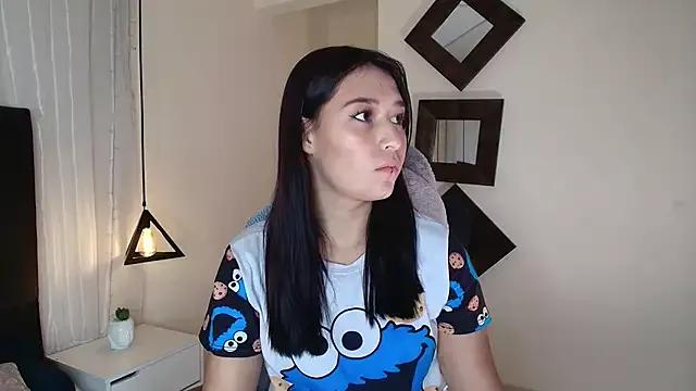 Explore our live girls sluts from our Custom and Multi clubs and checkout exclusive access to highly interactive content, such as shape, hair, titties, pussy type and many more.