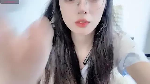 ruirui-888 from StripChat
