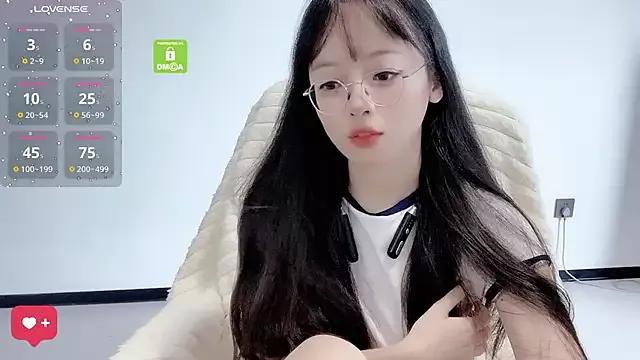 ruirui-888 from StripChat