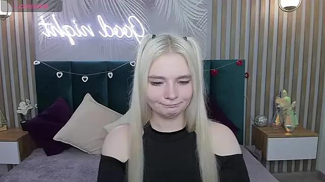 RuthBryant from StripChat is Freechat