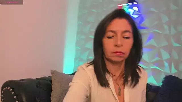 SabinaDeluxe_cg from StripChat is Freechat
