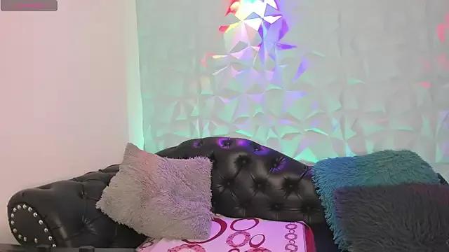 SabinaDeluxe_cg from StripChat is Freechat