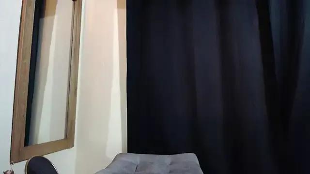 sabrina_brunette from StripChat is Freechat