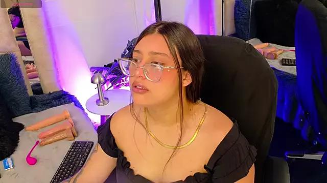 Sabrina_Saturn from StripChat is Freechat