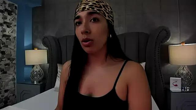 SabrinnaEvans from StripChat is Freechat