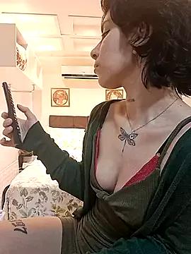 SaffBlue from StripChat