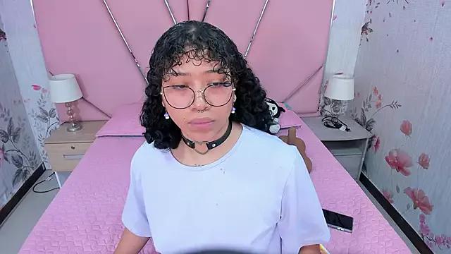 SafiroAgataaa from StripChat is Freechat
