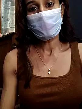 Saharaa from StripChat