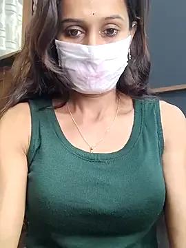 Saharaa from StripChat