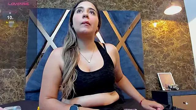 Saharaa_Miller from StripChat