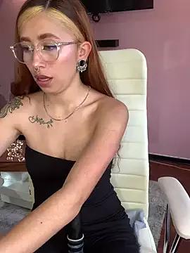 Explore our live girls sluts from our Custom and Multi clubs and checkout exclusive access to highly interactive content, such as shape, hair, titties, pussy type and many more.