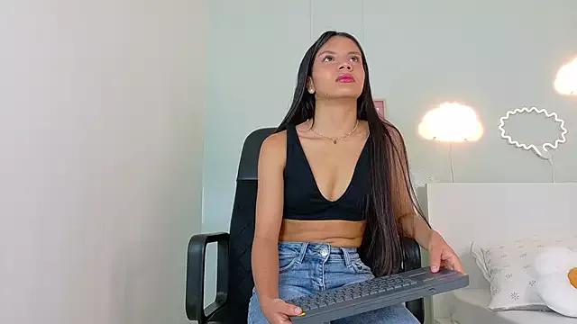 Explore our live girls sluts from our Custom and Multi clubs and checkout exclusive access to highly interactive content, such as shape, hair, titties, pussy type and many more.
